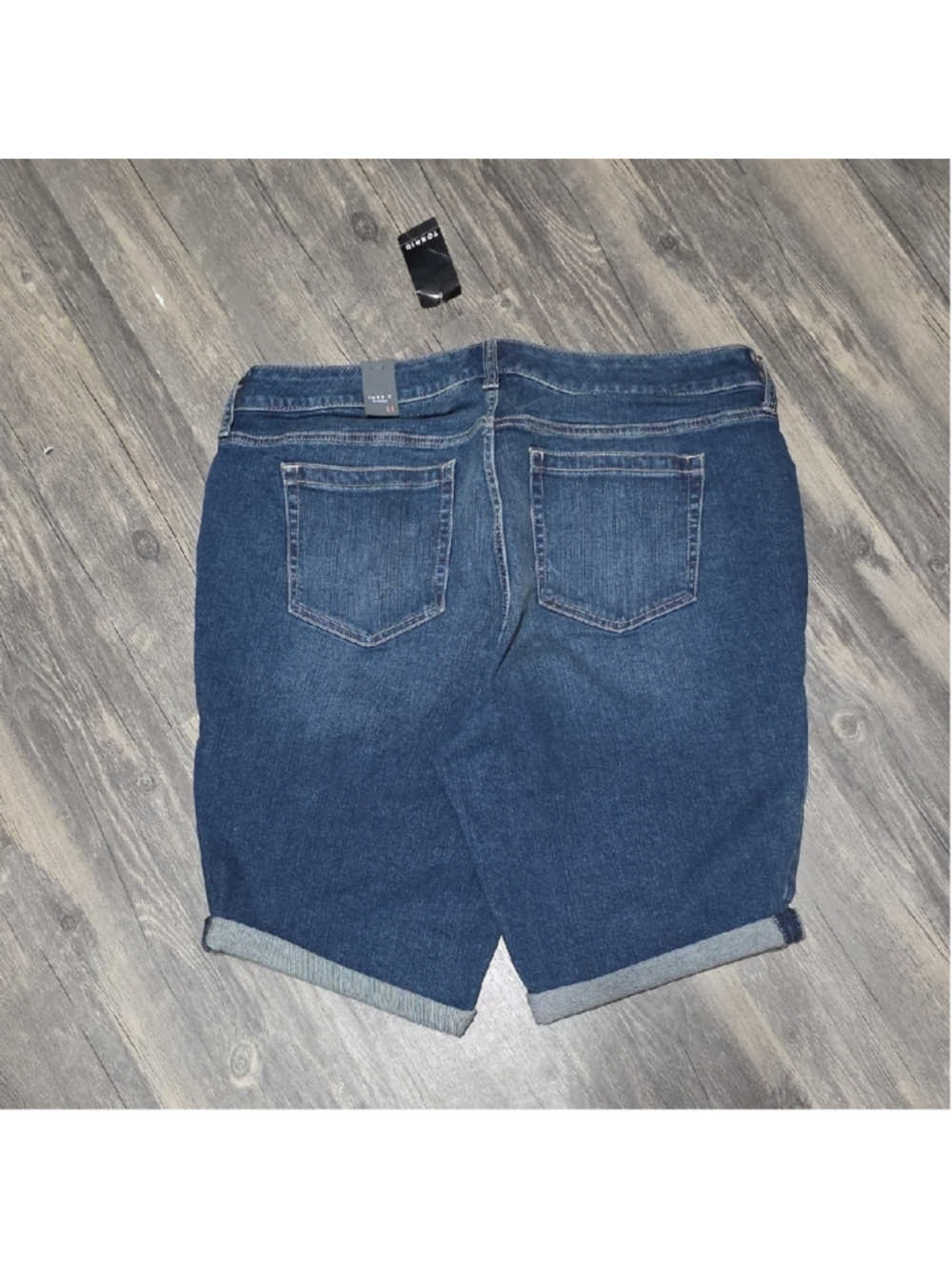 NWT torrid dark blue cuffed denim shorts Size 14 - Picture 5 of 5